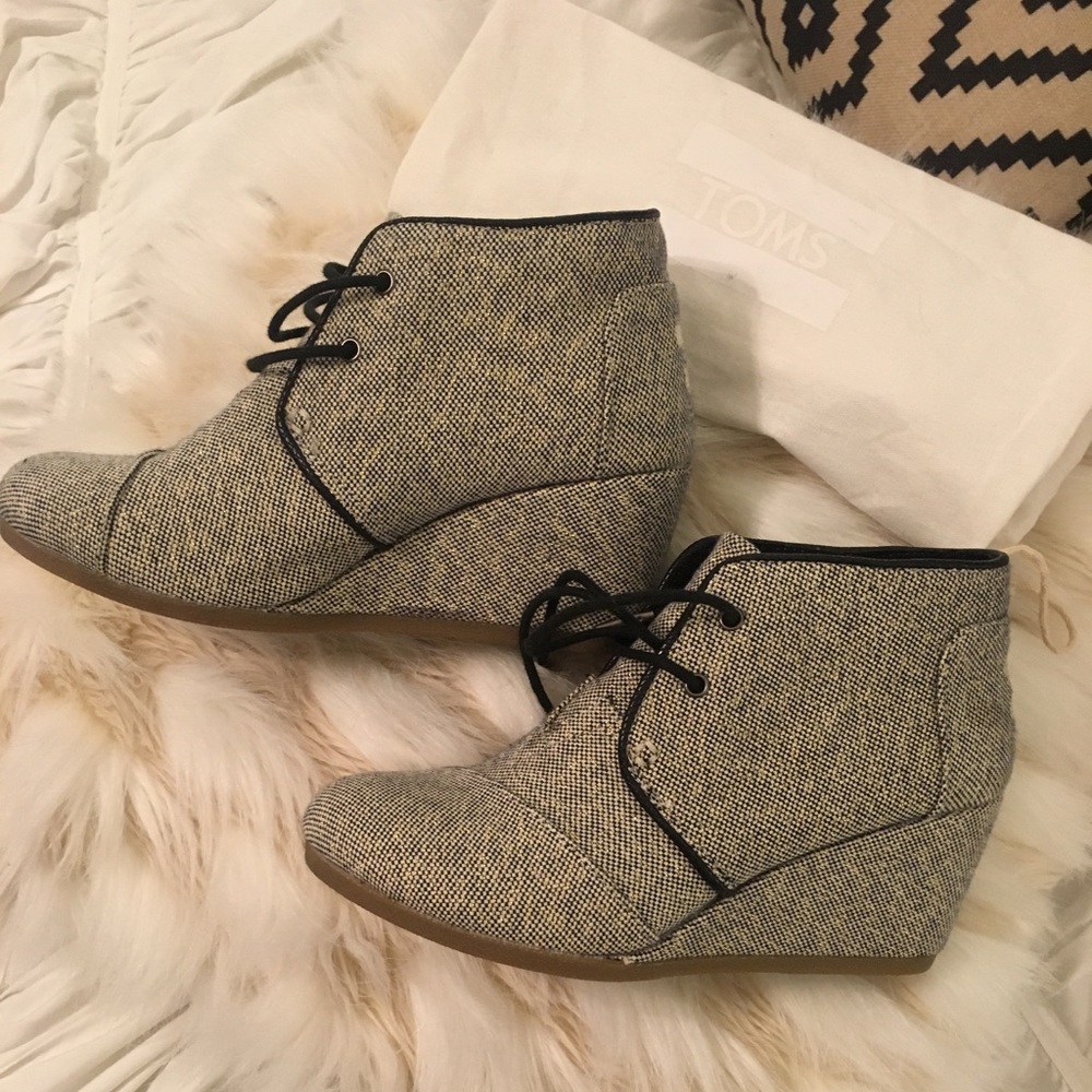 New Toms Grey Glitter Wedge Booties Sz 7.5!